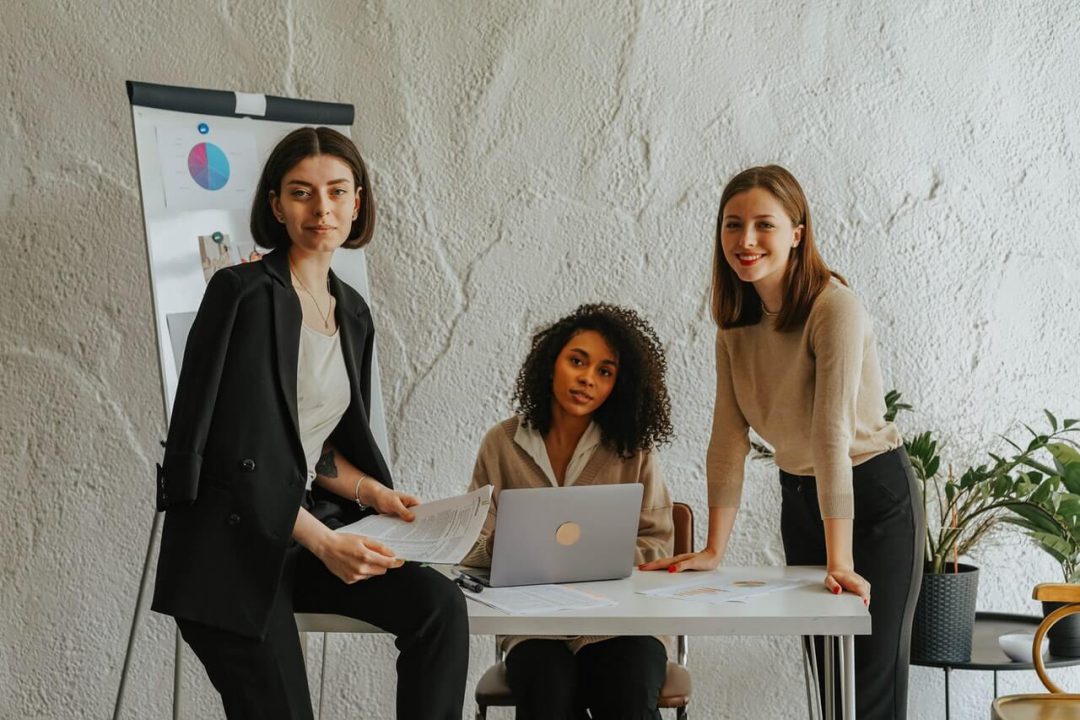 mujeres trabajando